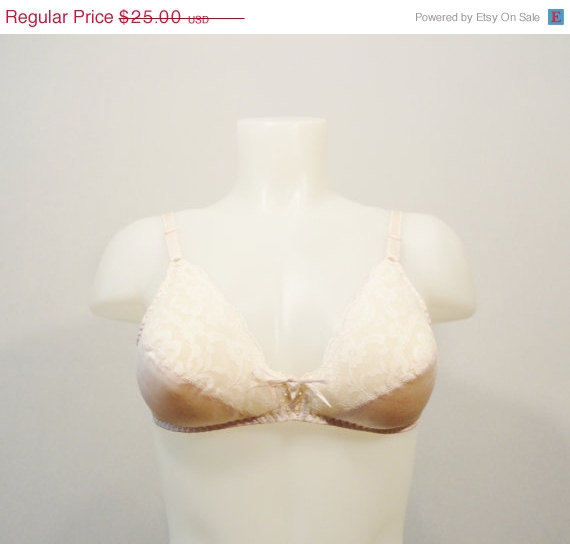 Wedding - SALE Vintage Bra Maidenform Heartstrings Discontinued Hard to find Bra 36A Pink & White Padded