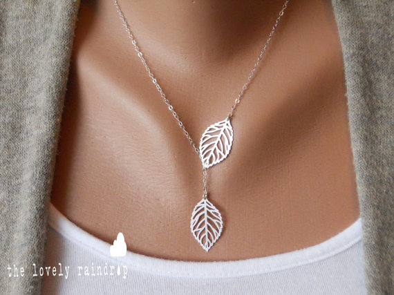 Hochzeit - Leaf Lariat Petite - silver grey white small delicate leaf pendants - Wedding Jewelry - Bridal - Gift For - Minimalist - The Lovely Raindrop