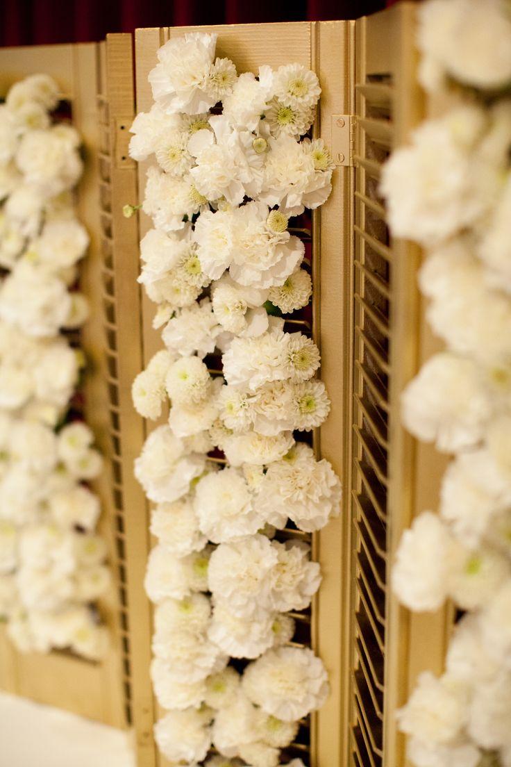 Hochzeit - DIY Floral Shutter Backdrop