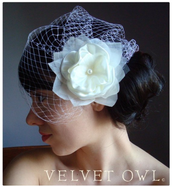 زفاف - Bridal flower comb or clip fascinator fine sheer Organza and detachable French Russian netting birdcage veil - LILLITHE