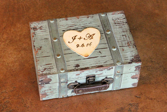 Свадьба - Wedding Card Box Trunk Love Letter Ceremony Anniversary Rustic Shabby Chic Vintage Wedding Custom ( MEDIUM)