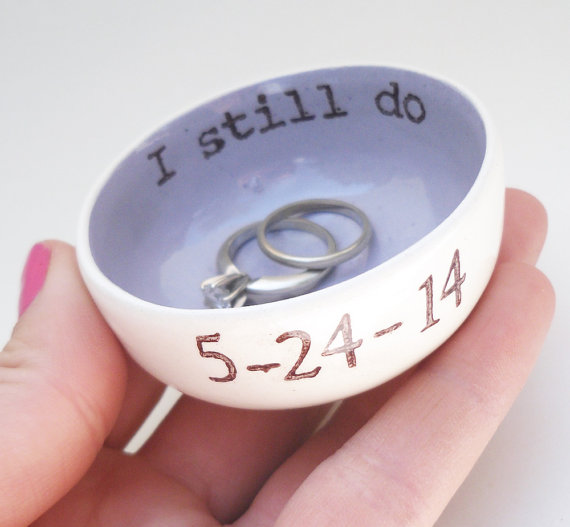 Свадьба - LAVENDER RING DISH custom names of newly weds personalized wedding date i still do for renewing the vows engagement gift wedding gift bridal
