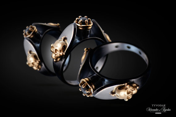 Mariage - Nigrum adamas (black) -  gothic skull gold/silver ring, skull engagement ring / Steampunk / Biomechanics / Giger / Black Diamond