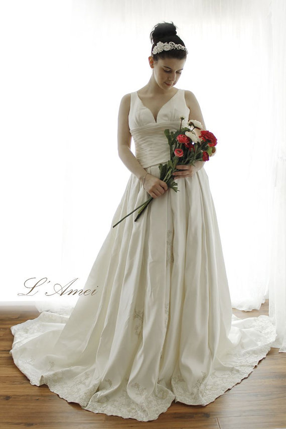 Свадьба - Custom Classical satin wedding dress with Strap - Plus Size Satin Wedding Dress - lace wedding dress with Bling