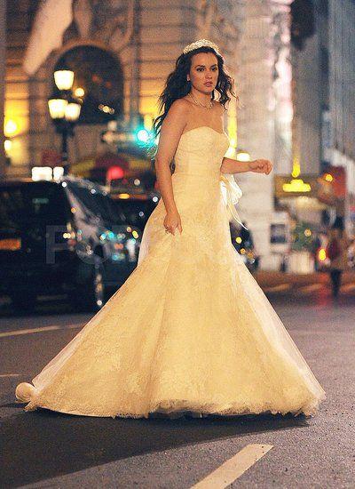 Hochzeit - See Leighton Meester In Blair Waldorf's Wedding Dress For Gossip Girl!