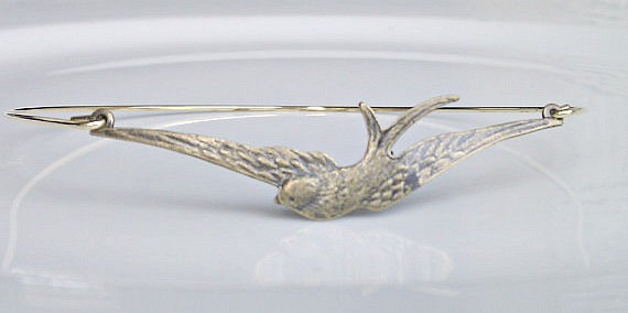 Mariage - Bird Bangle Bracelet, Flying Bird Bracelet, Bridesmaid Gift, British Seller UK, Swallow Bangle, For Girls, Daughter Gifts, Gifts for Girls