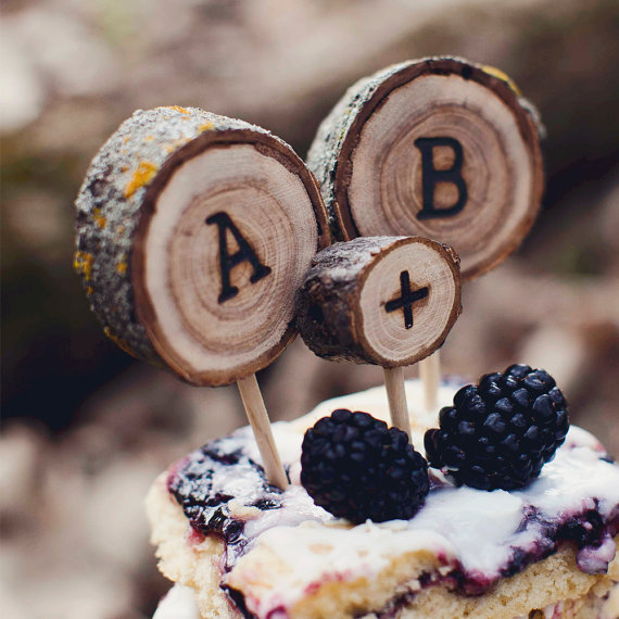 Hochzeit - Rustic Wedding Cake Topper with Initials