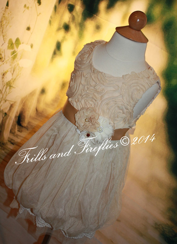 زفاف - Champagne Vintage Lace Flower Girl Dress complete with Flower Sash, Dress is Lined...Rustic Flower Girl Dress  **Sizes 2t, 3t, 4t, 5t, 6