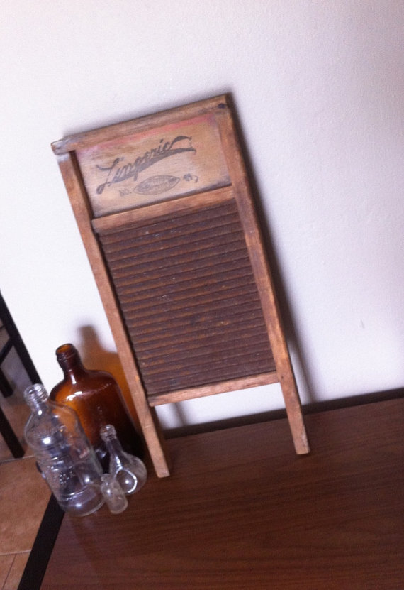 Свадьба - Antique Lingerie Washboard Better  Bogalusa Brands No. 4A, White wood products, made in the USA, primitive tin wash board