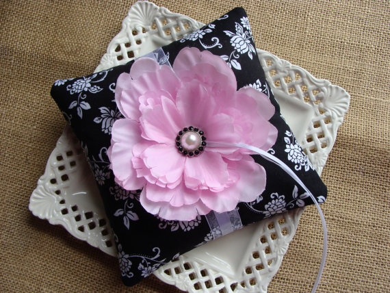 زفاف - Wedding Ring Bearer Pillow - Soft Pink Peony on Black & White