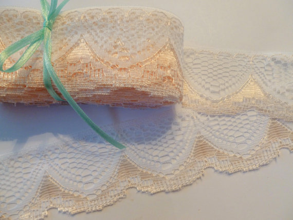 Mariage - Huge Discount Wholesale Lace 50 Yards 1 3/4 Inch White Flat Lace Trim With Shimmery Light Peach Orange Edge NOW 5.00