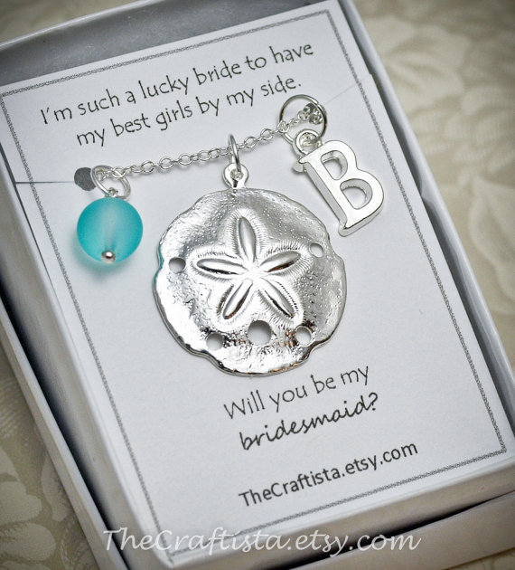 Mariage - Personalized Bridesmaid Necklace, Sand Dollar Necklace, Bridesmaid Gift, Bridesmaid Necklace, Beach Wedding, Bridesmaid Jewelry, Sand Dollar