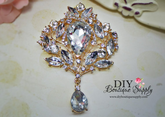 Свадьба - Huge Crystal Brooch Pin Large Gold Rhinestone Brooch Bouquet  Wedding Bridal Accessories Sash Pin Back 95mm 687380