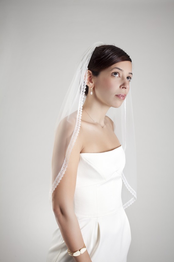 زفاف - Cocoon- one layer wedding bridal veil with a lace edge, ivory or white