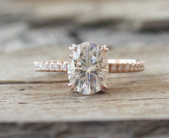 Mariage - Oval Forever Brilliant Moissanite Solitaire Diamond Engagement Ring in 14K Rose Gold