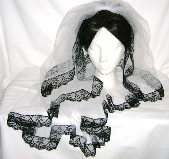 زفاف - The Isabella, Bridal Veil,  2 Tier Fingertip Veil With Blusher, Edged in Black Scalloped Lace