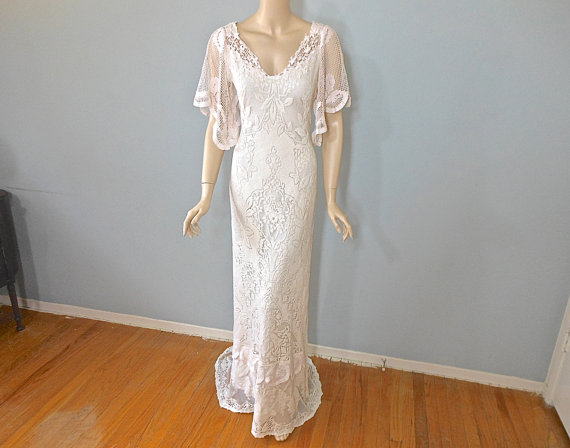 Wedding - ROMANTIC Lace Wedding Dress BOHEMIAN wedding Dress, Flutter Sleeve,  Cream Hippie Wedding Dress Sz Medium