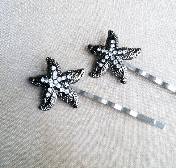 Hochzeit - Beach Wedding hair accessories - Starfish Rhinestone hairpin - beach wedding hairclip, Bridal black sea star hair clip bobby pin GUNMETAL