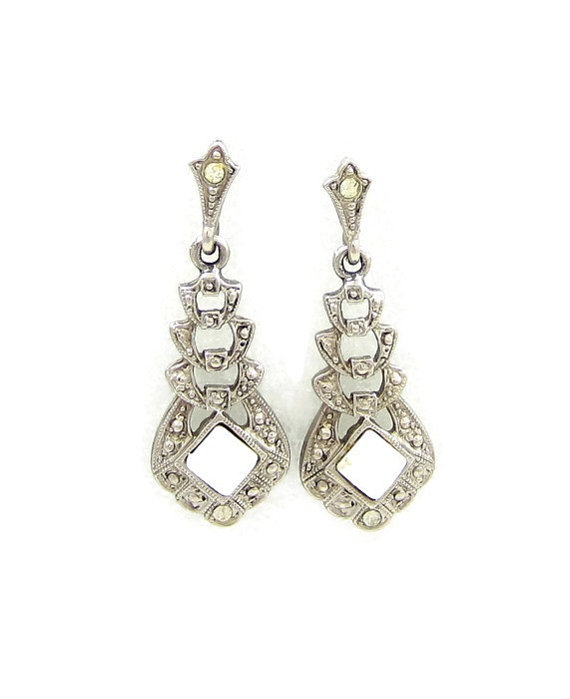 زفاف - Intricate Faux Marcasite Silver tone Dangle Earrings with mother of pearl MOP rhinestone bridal chandelier estate vintage jewelry drop