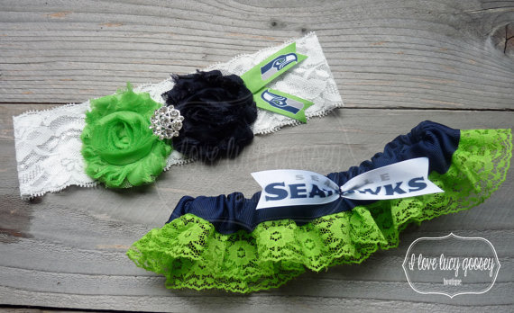 Свадьба - FREE SHIPPING Seattle Seahawks ribbon inspired Wedding Garter set