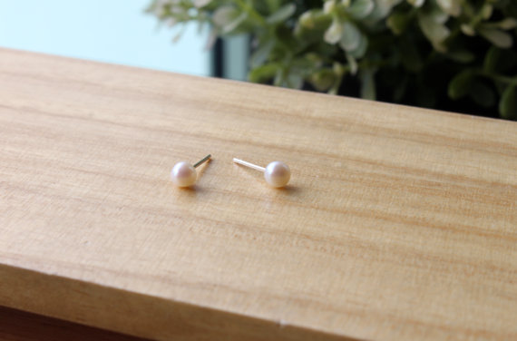 Mariage - Tiny Pearl Stud, 4mm Freshwater white Pearl Stud Earrings, Pearl Stud Earring, Sterling Silver Pearl stud earrings, Pearl Post, Bridesmaids