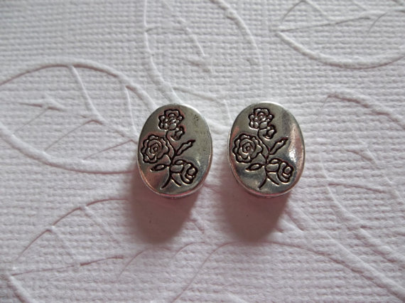 Mariage - Silver Long Stem Rose Bouquet Print Oval Beads - Silver Plated Pewter - 10mm X 13mm - Qty 6