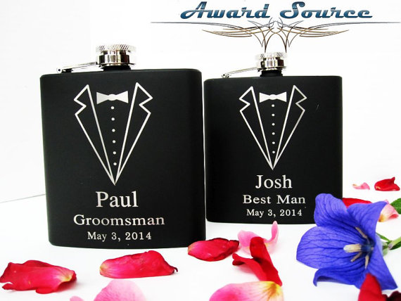 Hochzeit - Wedding Gift for Men - 1 Personalized Groomsmen Gift, Groomsmen Flasks, Groomsman Gift, Best Man Gift, Wedding Gift, Tuxedo Flask