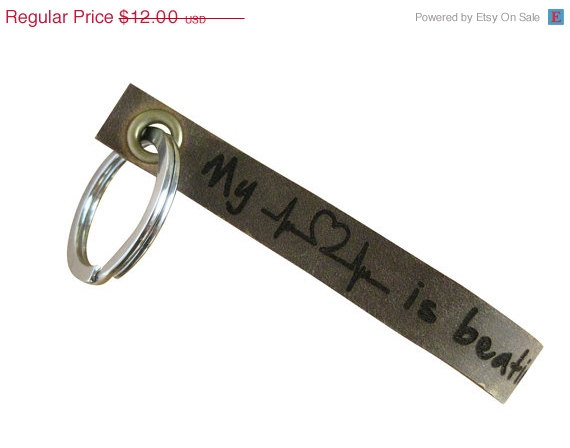 Mariage - July Sale 10% off leather keychain engraved keychain, personalized custom leather keychain keyring 