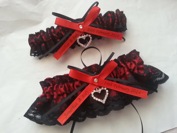 Hochzeit - vintage Wedding Garter set , beautiful personalized red satin and black Lace with heart