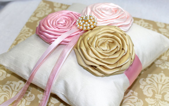 زفاف - RING PILLOW, Ring Bearer Pillow, Ivory Ring Pillow, Light Blush Pink and Gold Wedding, Flower Girl Basket, Custom colors available