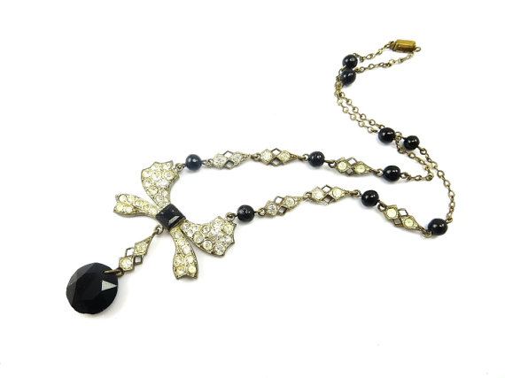 Mariage - Vintage Art Deco Rhinestone Necklace, Bow Necklace, Black Glass Lavaliere Pendant, Glass Brass Bride Necklace, Wedding Jewelry, Shabby Chic