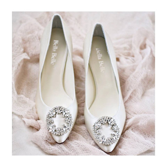 Hochzeit - Pre Order - Ivory Silk Wedding Shoes with Vintage Oval Crystal Rhinestone Brooches Kitten Heel Bridal Shoes