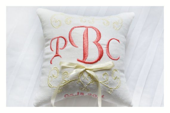 Mariage - Ring bearer pillow, wedding ring pillow , Linen Monogrammed ring pillow , Custom embroidered ring bearer pillow (R6)