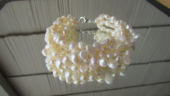زفاف - SALE 15% OFF-Pearl Braclet,8 Rows of White Pearl Bracelet Bridal Gift Wedding Gift Wedding Pearl Bridesmaid Gift Pearl Bracelet