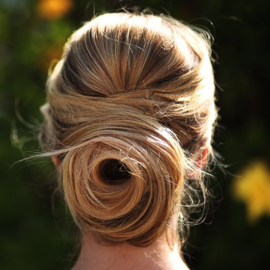 Hochzeit - Upgrade To A Rose Bun For Your Holiday Parties!