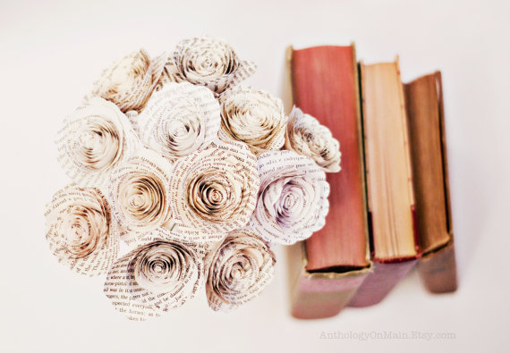 Mariage - Pride and Prejudice, Gone with the Wind, Les Miserables & more Book Page Flowers - Bridesmaid Bouquet - First Anniversary Gift - Paper Roses