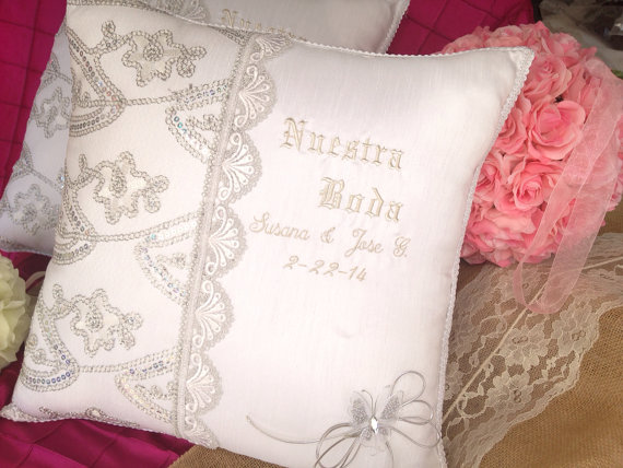 زفاف - Personalized Wedding Kneeling Pillow set (2)/ Set de Cojines para Matrimonio Personalizados