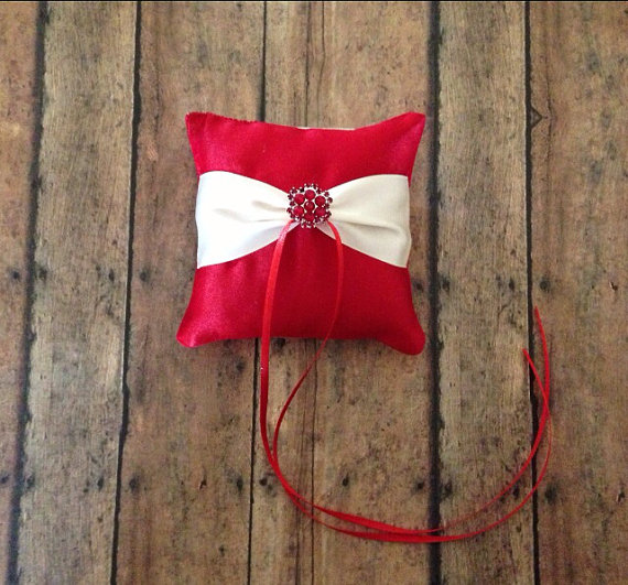 Свадьба - Red Ring Pillow for Dog ring bearer (custom options)