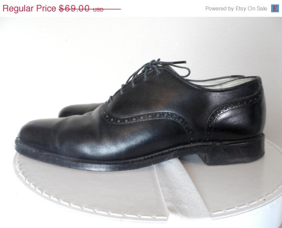 Mariage - 40% OFF Vintage Men's Black Leather Dress shoes * Lace Up Oxfords .  Size 10 B . Wedding . Prom . Party . Fabulous Vintage Condition
