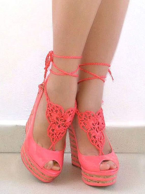 Свадьба - CORAL Crochet  barefoot sandals, foot accessories, peach nude shoes, wedding, victorian lace, sexy,  yoga, steampunk sandals, beach pool