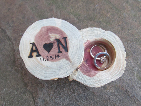 زفاف - Cedar Rustic Ring Bearer Box