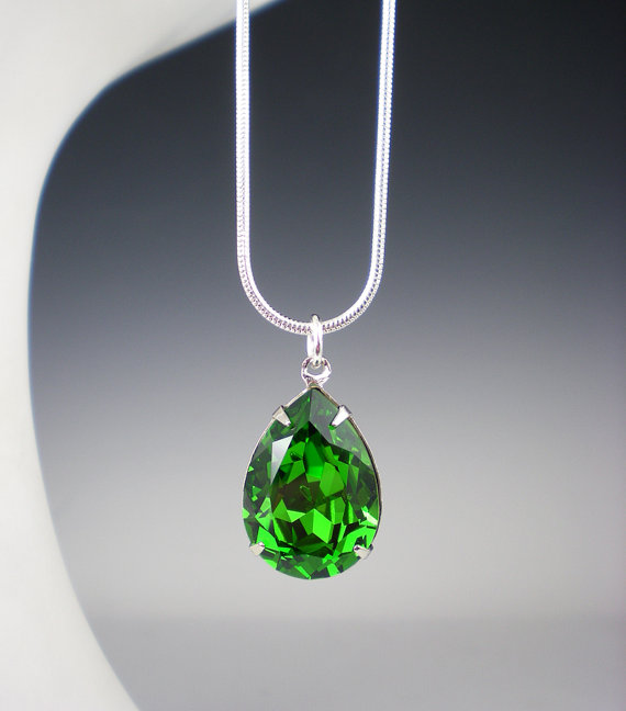 Hochzeit - Fern Green Rhinestone Necklace Wedding Jewelry Bridesmaid Necklace Swarovski Emerald Green