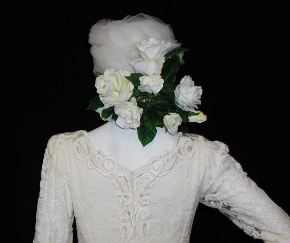 زفاف - Vintage Jessica McClintock Wedding Dress From Early 90s in Soft White With Petticoat and Headpiece ~ Size 8 ~ Made in USA
