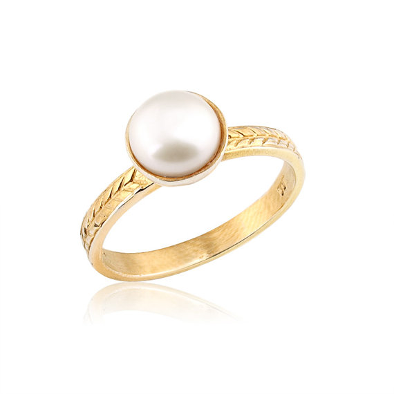 Mariage - Pearl Engagement Ring in 18k Gold,  Elegant Vintage Style Pearl Engagement Ring, Aleternative Engagement Ring