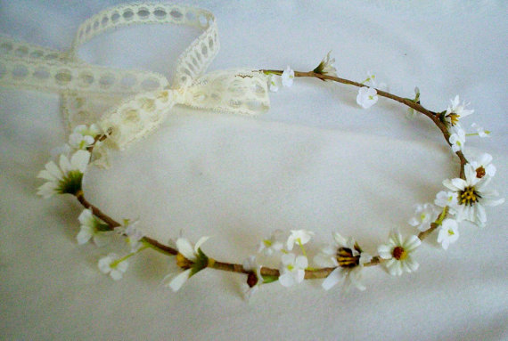 Mariage - Barn Wedding Flower crown Woodland Bridal headpiece lace hair wreath Wedding accessories flower girl hair halo bridal party EDC daisy chain