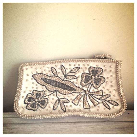 زفاف - SALE Vintage Ivory beaded and sequined purse / sequin beaded purse / formal purse / beaded clutch / vintage wedding / gift for her