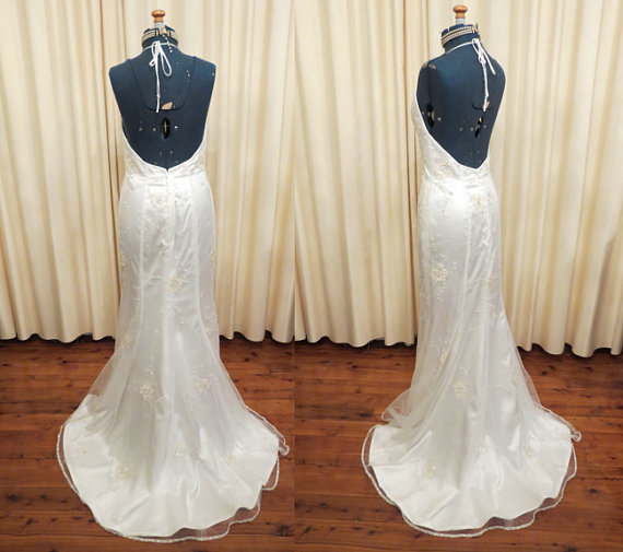 زفاف - Vintage Sexy Creamy Ivory Backless Halter Top Wedding Tulle Overlay Dress With Embroidered Bead Faux Pearl and Sequin Details