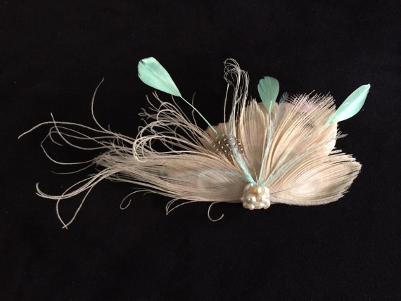 Свадьба - Bridal ivory peacock hair clip or comb with mint green accents feather wedding bride birdcage veil attachment SALE - PERSEPHONE'S JULEP