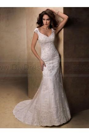 Hochzeit - Maggie Sottero Bridal Gown Violet / 13633