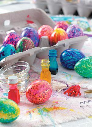 Mariage - Coloring Easter Eggs